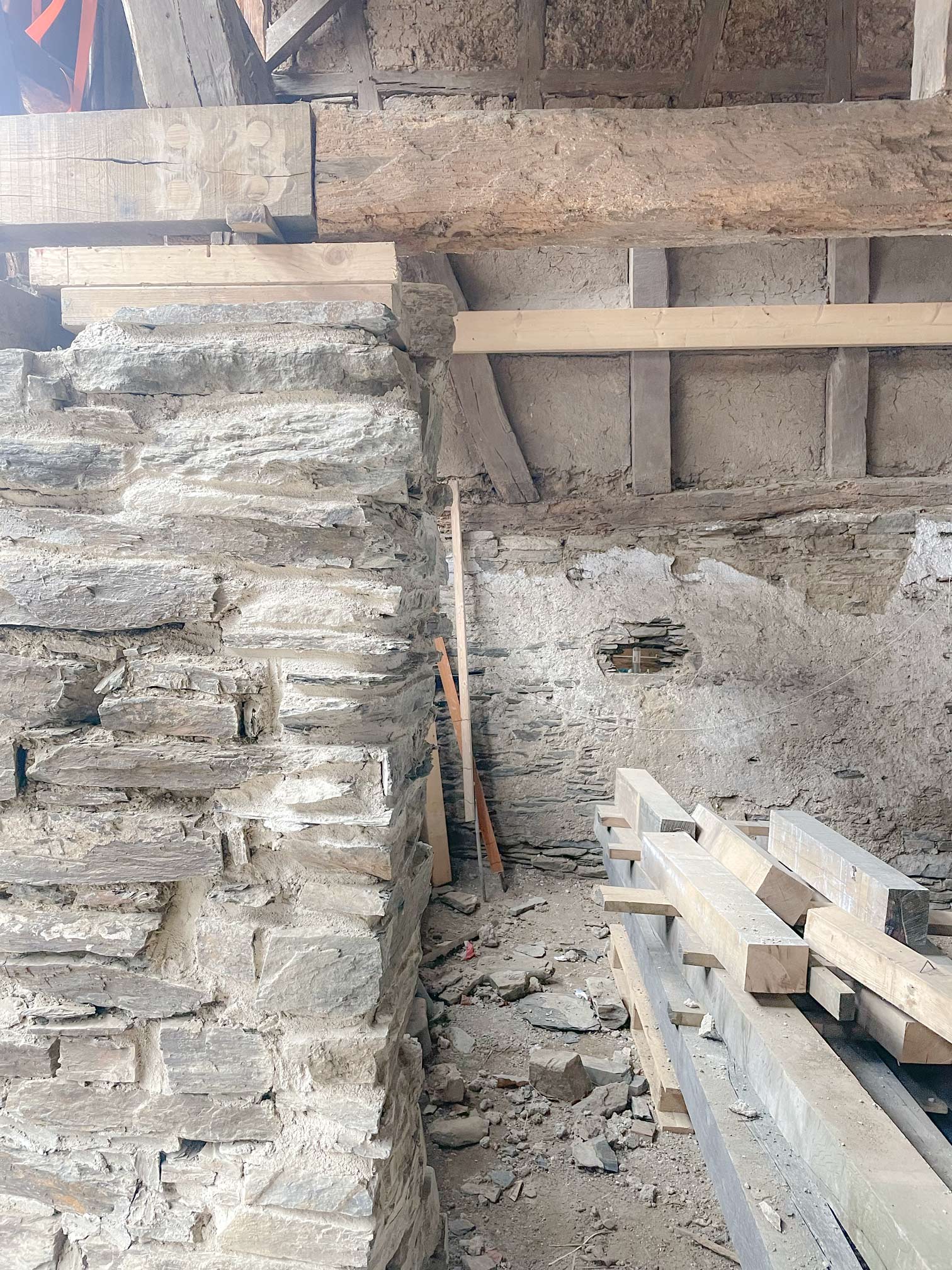 Architektonische Bauaufnahme und zeichnerische Dokumentation eines Gebäudes im Ahrtal