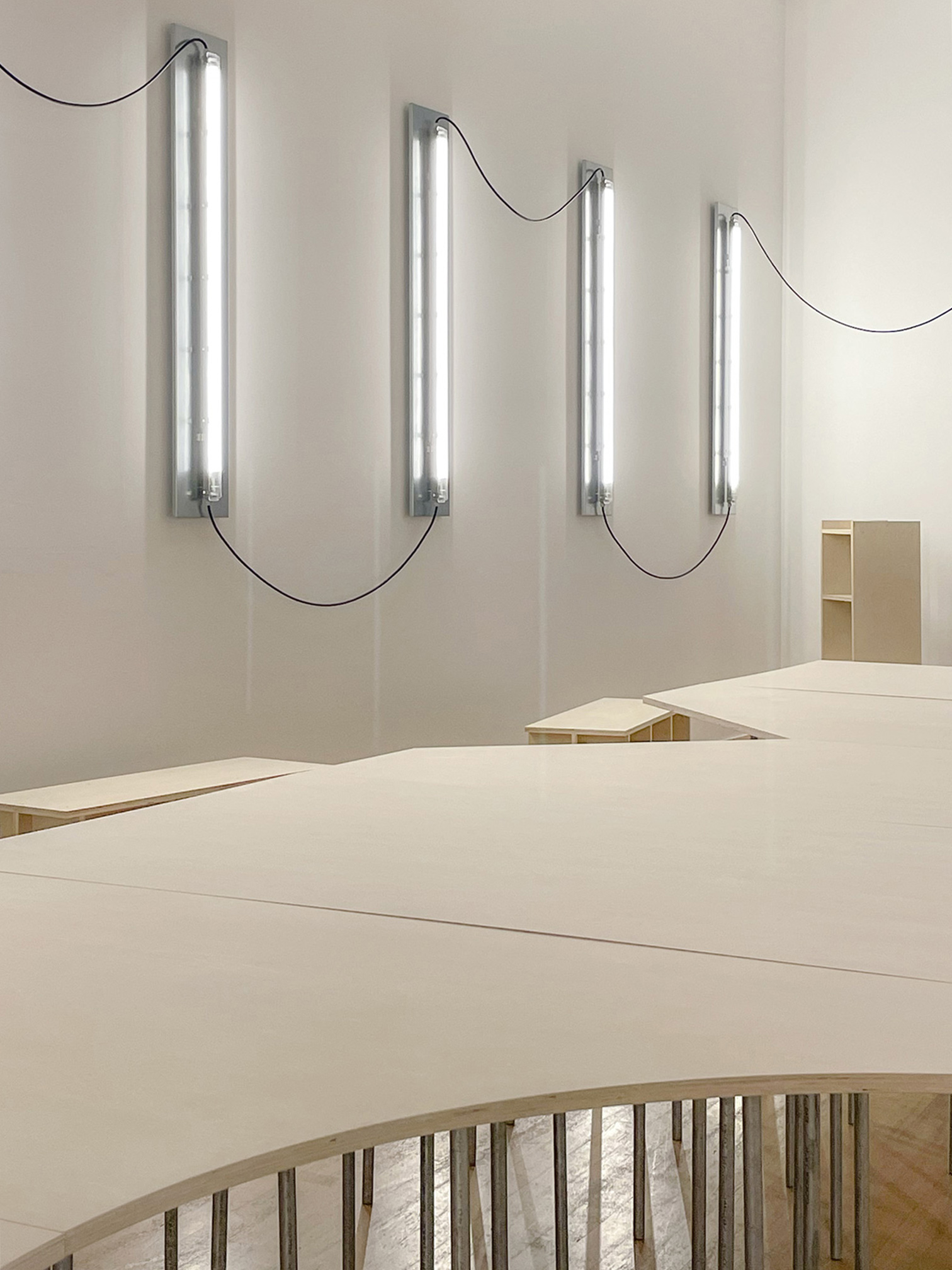 Szenografie Diskursraum für die Ausstellung 'On Display', Museum für Angewandte Kunst Frankfurt – Joel Jerome Joebgen mit studio onomato